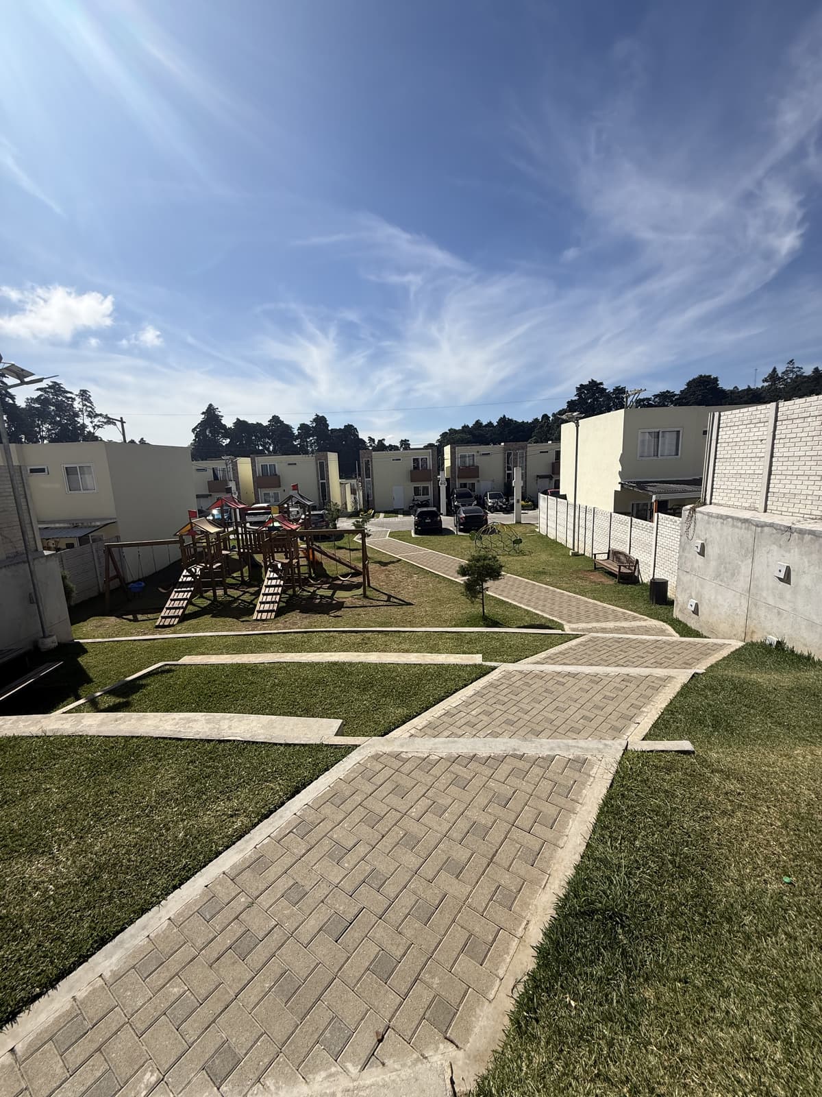 Casa semi amueblada en renta Bosques de Pinula  - foto 3