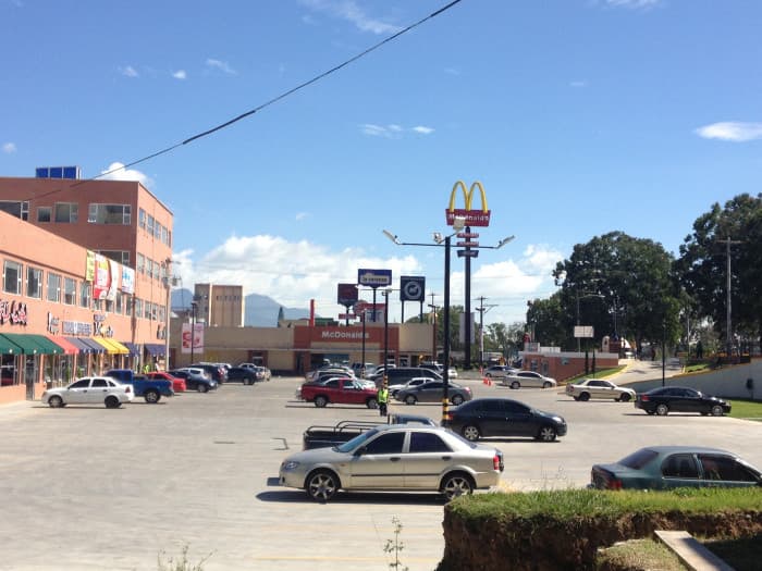 Local comercial en renta en Avenida Petapa  Zona 12  - foto 2