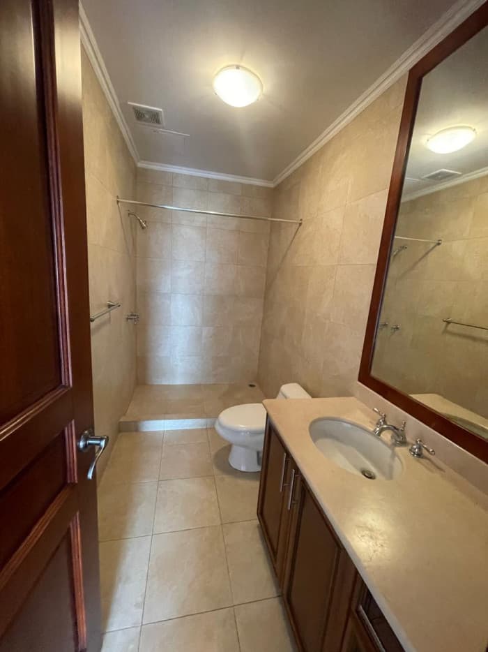 En Renta Apartamento en Tadeus Zona 14 - foto 4