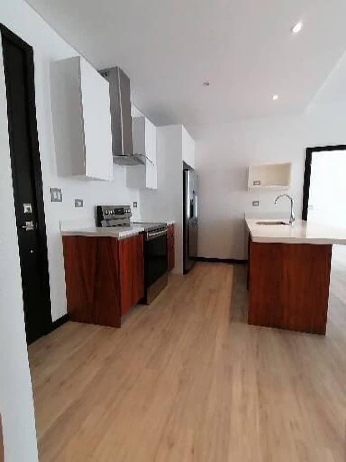 Apartamento en renta Lirios de Cayala zona 16 - foto 4