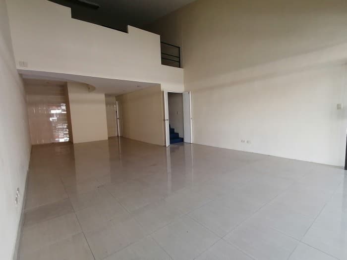 En Renta Local en Zona 10 con 81 m2 cercano a Pradera  - foto 2