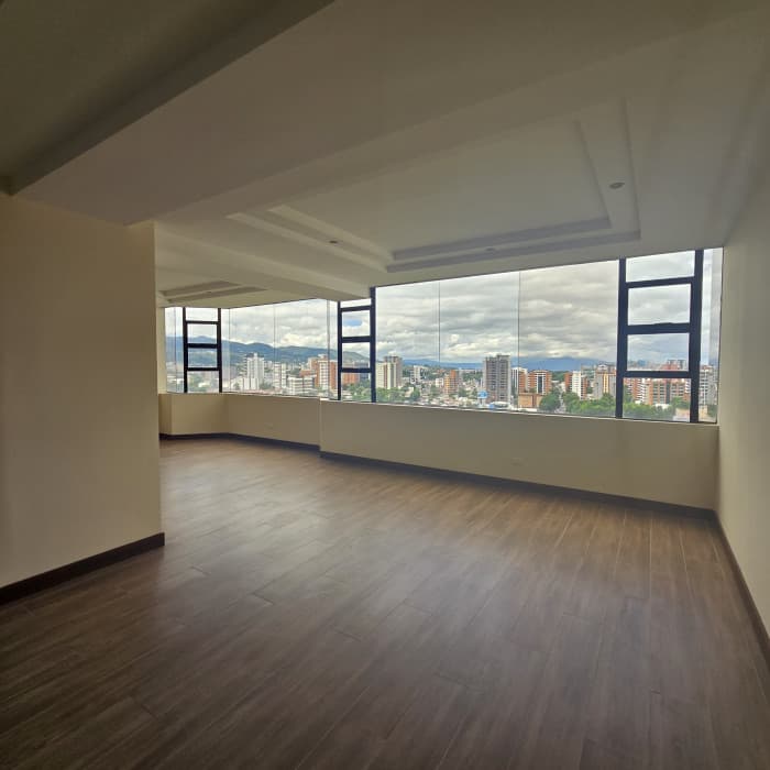 En Venta Apartamento en Zona 10 REMODELADO  - foto 3
