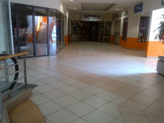 Local en renta en área de Food Court en zona 4  - foto 3