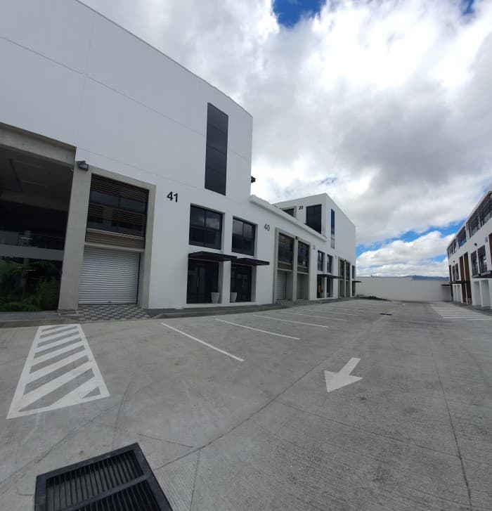 Inversión Oficina en VENTA en RENTADA Zona 4 de Mixco  - foto 2