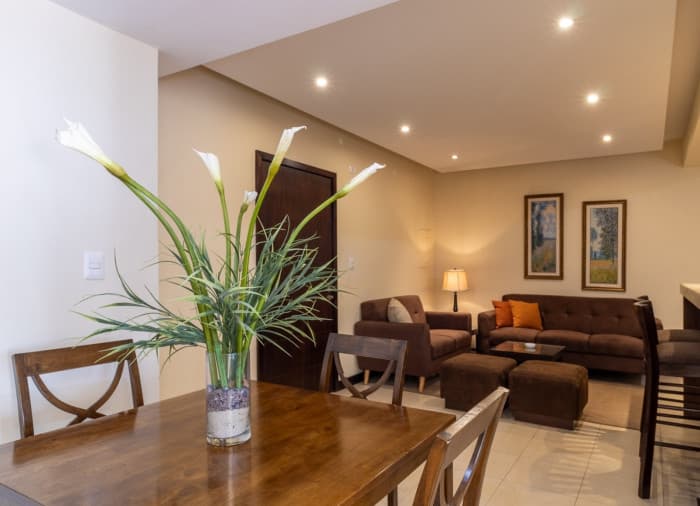 En Alquiler Apartamento amueblado en Zona 14 - foto 4