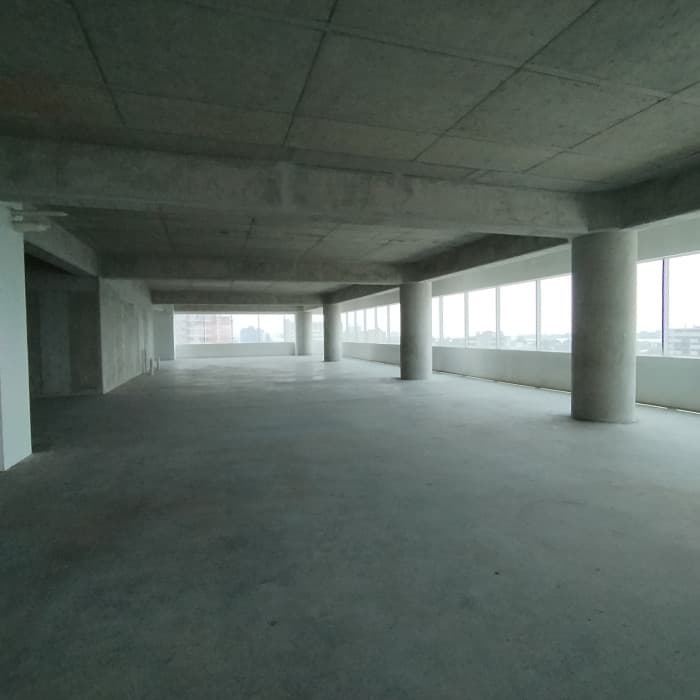 Oficina de 1,116Mts2 en Renta en la zona 9 Obra Gris - foto 4