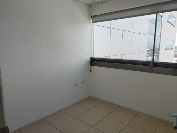 Oficina en renta en Edificio Torino de 101 metros - foto 4