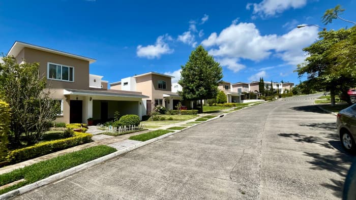 Casa en venta en La fontana II km 25 Fraijanes - foto 3