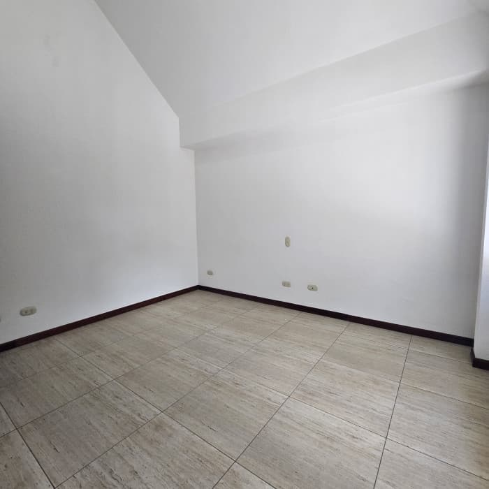 Alquiler hermosa casa en condominio en zona 10 - foto 16
