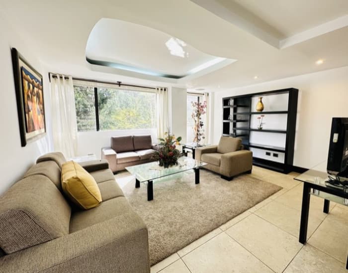 en Venta o Renta Apartamento amueblado en Zona 10 - foto 2