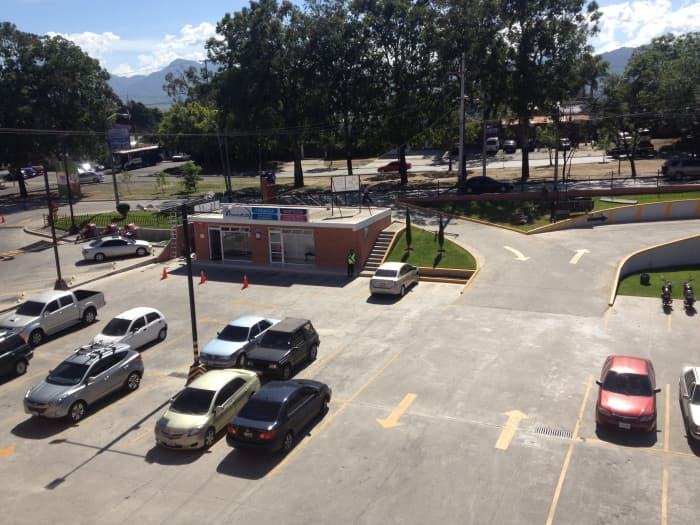 Local comercial en renta en Avenida Petapa  Zona 12  - foto 4