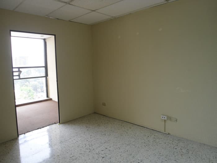 Oficina en Renta Centro Empresarial zona 10 Guatemala - foto 2