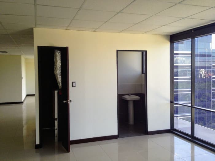 Oficina en venta inversion zona 10 Guatemala - foto 4