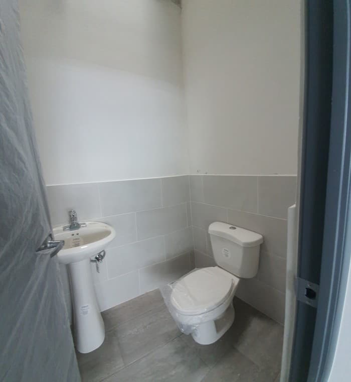 Inversión Oficina en VENTA en RENTADA Zona 4 de Mixco  - foto 4