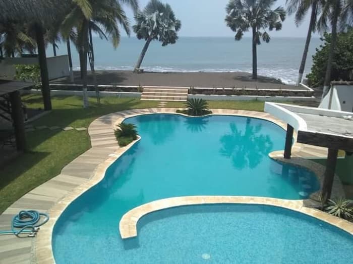 Casa y Terreno en Venta frente a la playa en Monterrico - foto 3