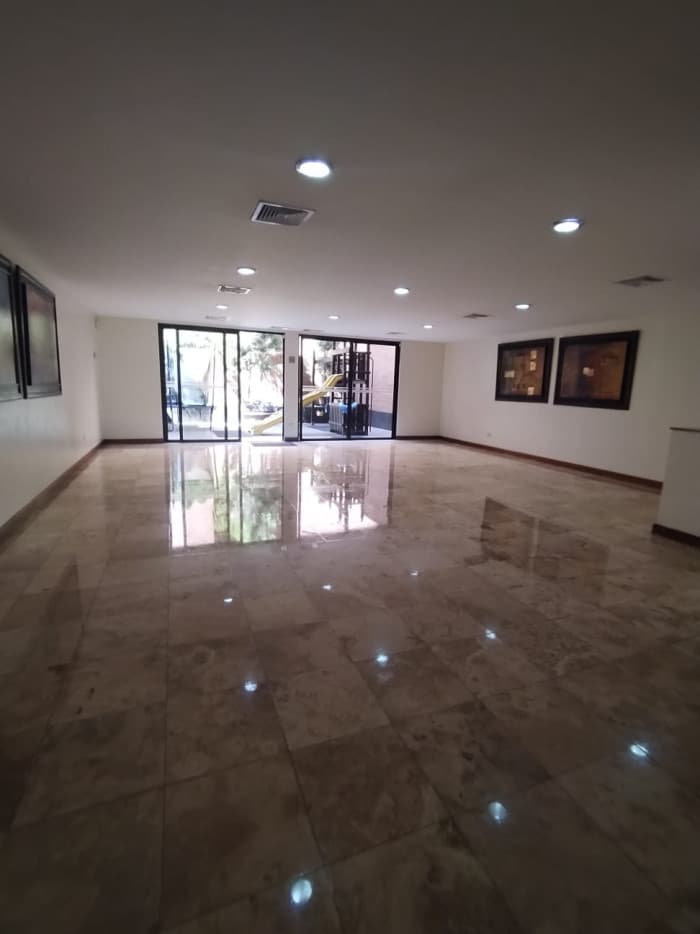EN VENTA PENTHOUSE ZONA 10 CIUDAD GUATEMALA - foto 3