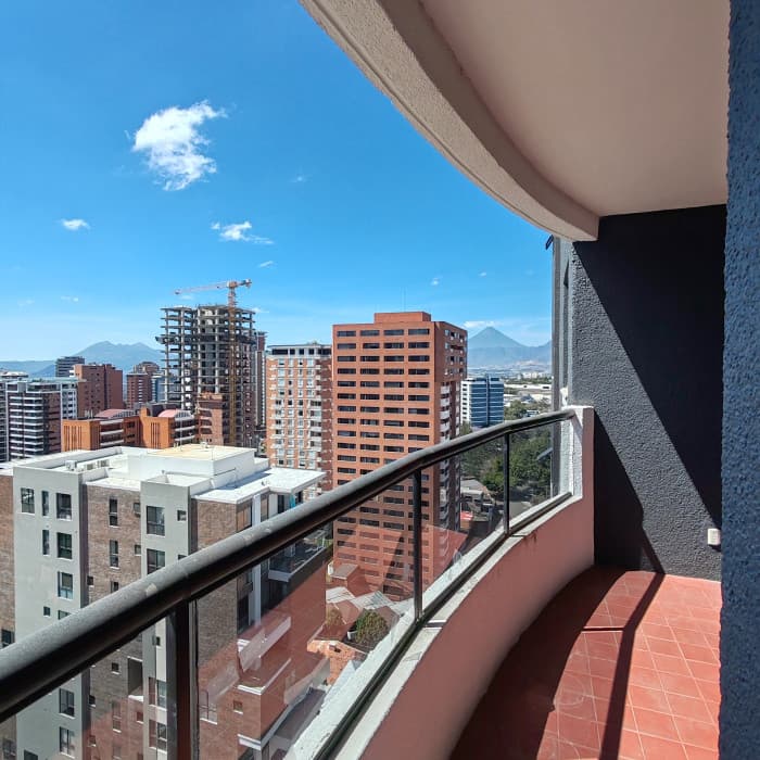 En Alquiler Apartamento Amueblado con 273m2 en Zona 14 - foto 3