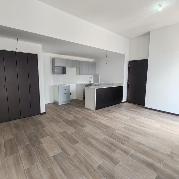 Apartamento en venta en zona 11 Mariscal Altaire  - foto 2