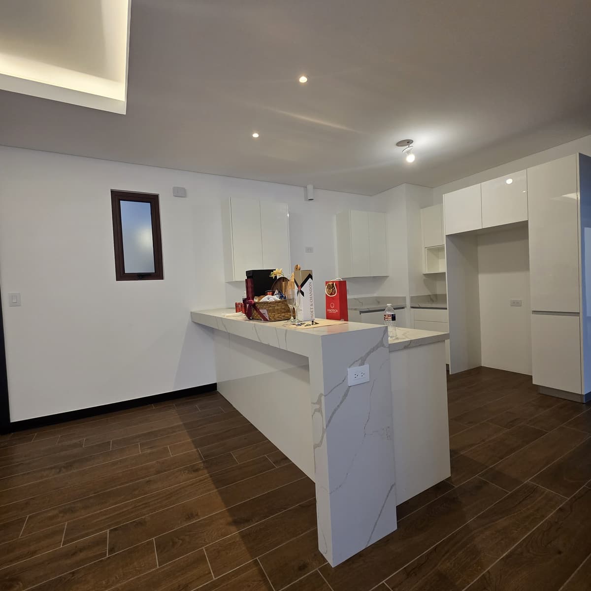 En Venta apartamento Zona 16 Lirios de Cayala  - foto 3