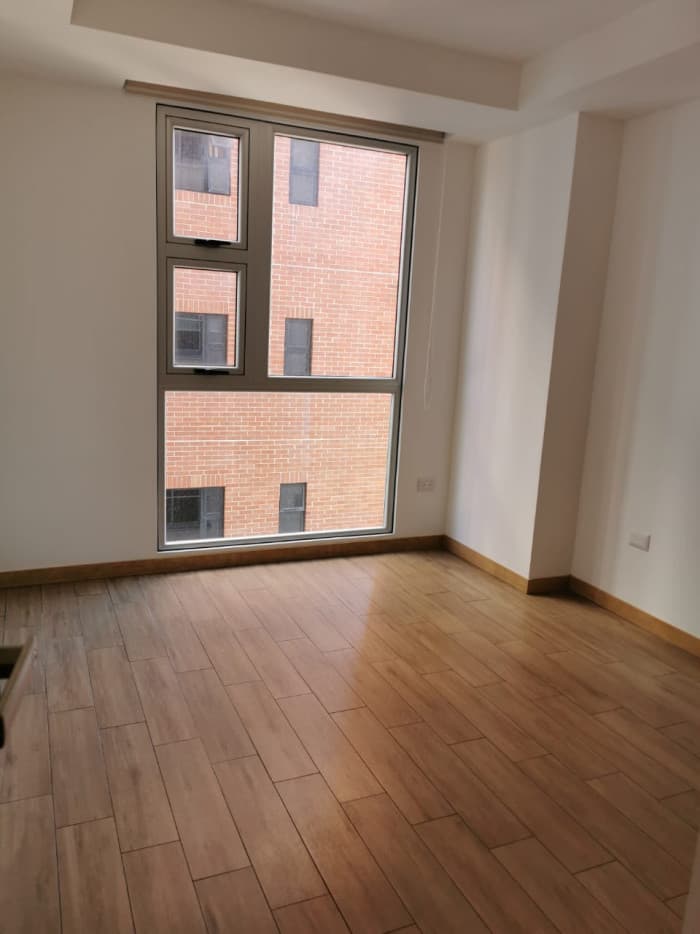 Apartamento en renta en zona 10 de 2 habitaciones  - foto 3