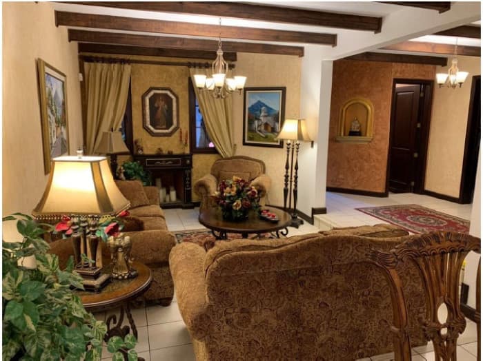 Preciosa casa en venta en Zona 2 Jocotenango - foto 2