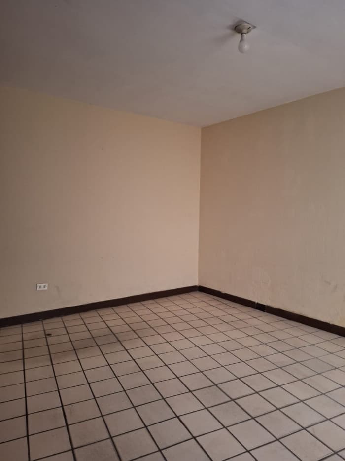 En Renta local en Zona 1 de Quetzaltenango - foto 4