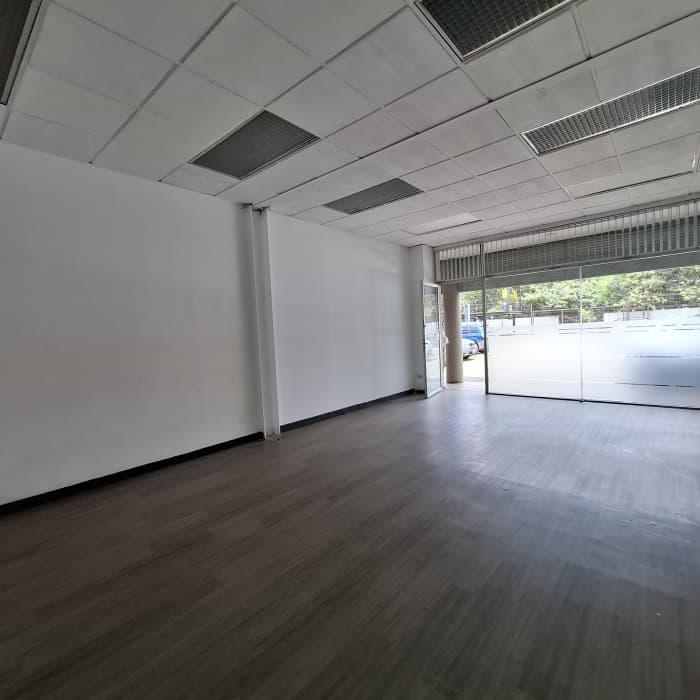 Local comercial en zona 10 cerca de Obelisco - foto 5