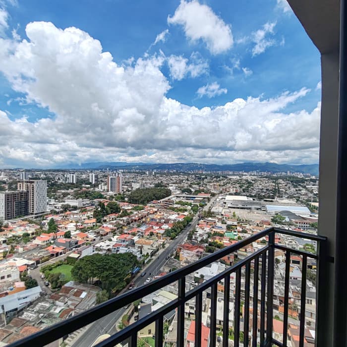Apartamento en venta en zona 11 Mariscal Altaire  - foto 3