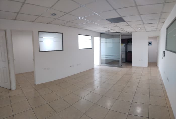 Oficina en renta en Edificio Torino de 101 metros - foto 2