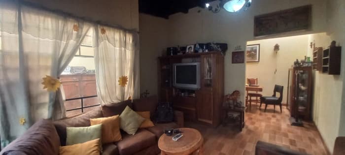 Casa con bodega en venta en zona 2 de Mixco Alvarado - foto 2