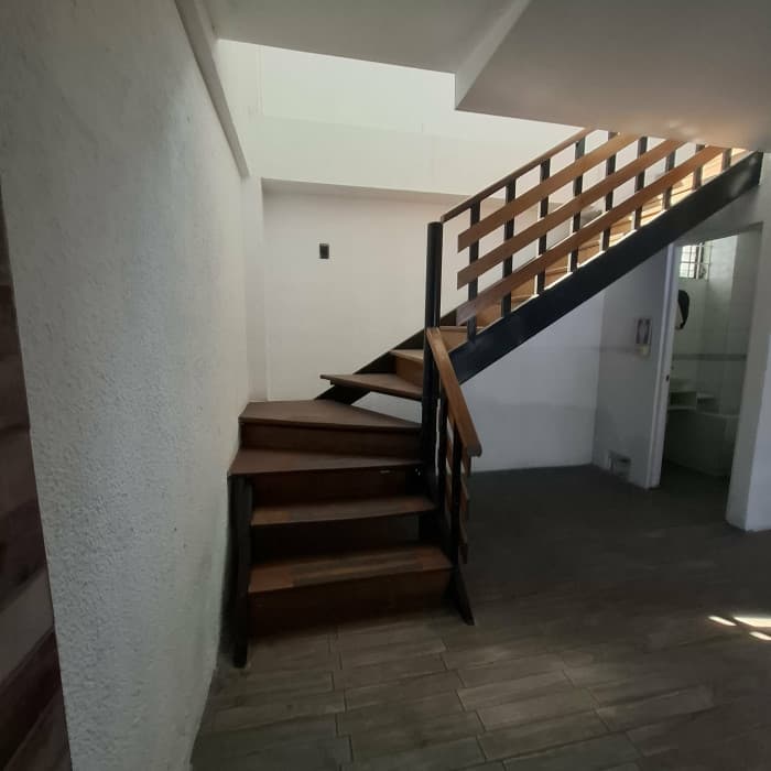 En Renta local con mezanine de 102m2 en Zona 10 - foto 3