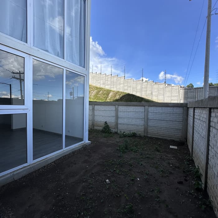 Apartamento en renta con jardín entrada a Olmeca km 17 - foto 3
