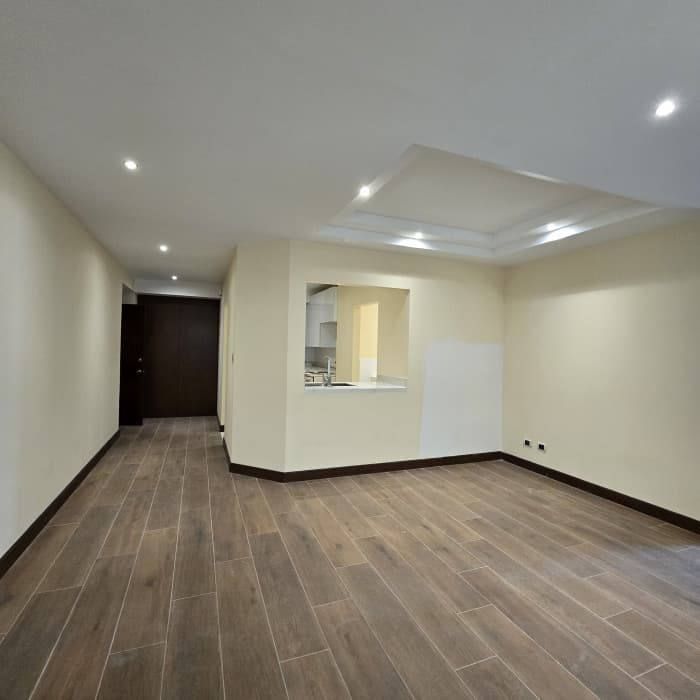 En venta apartamento en Oakland zona 10 Guatemala - foto 3