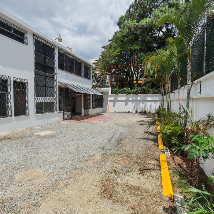 Casa ideal Oficinas en Renta zona 14  - foto 2