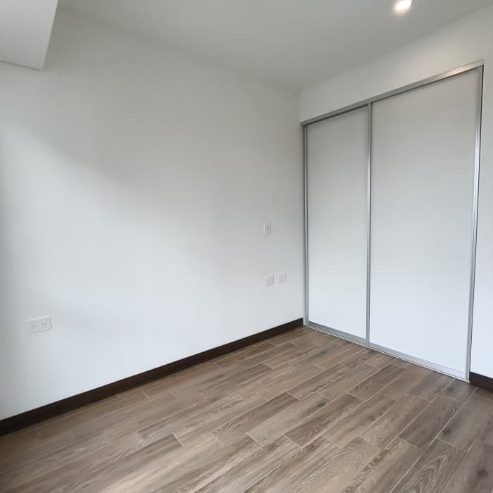 Apartamento en renta en zona 13 Edificio Inara Américas - foto 9