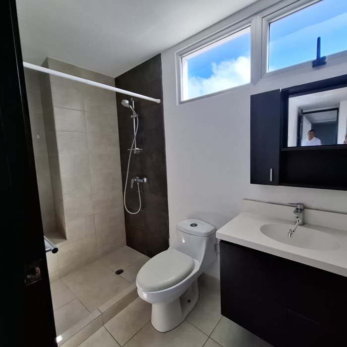 En Renta Apartamento en zona 16 Guatemala - foto 17