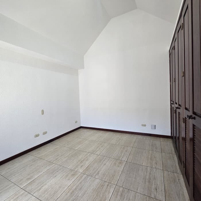 Alquiler hermosa casa en condominio en zona 10 - foto 21