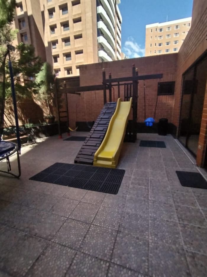 EN VENTA PENTHOUSE ZONA 10 CIUDAD GUATEMALA - foto 4