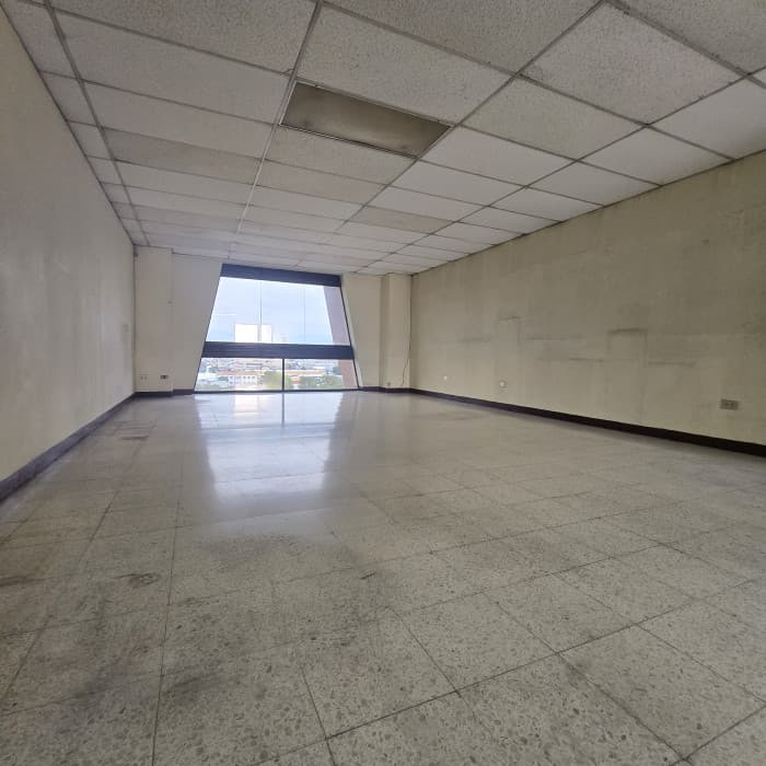 Oficina en alquiler zona 9 cerca estacion transmetro - foto 4