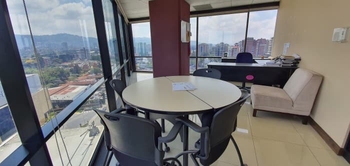 Oficina  Rentada para inversión en venta en zona 10 - foto 3