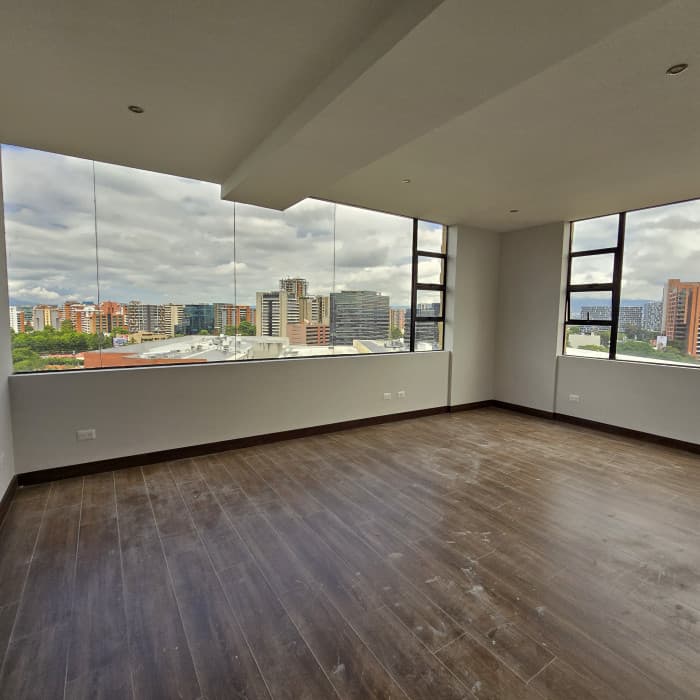 Apartamento en Zona 10 en venta REMODELADO - foto 3
