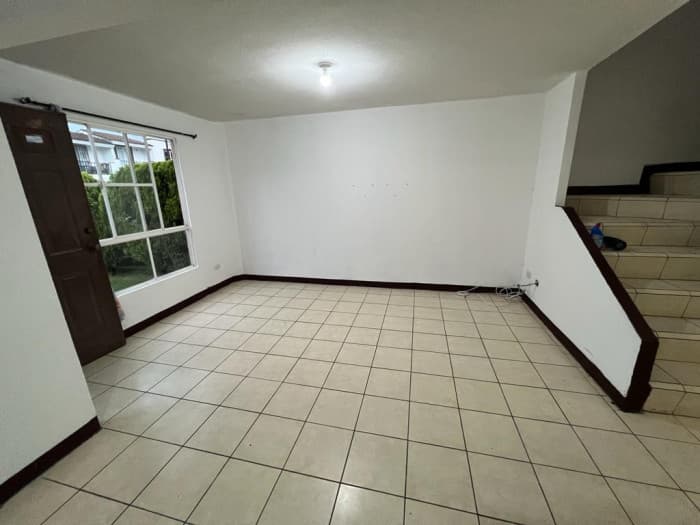 Casa En Venta En Alameda de Santa Clara Villa Nueva - foto 4