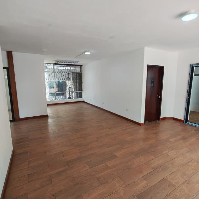 Casa ideal Oficinas en Renta zona 14  - foto 15