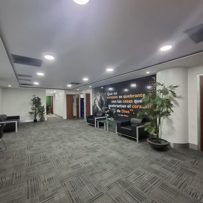 Oficina para inversión en venta en zona 10 Medio nivel - foto 2