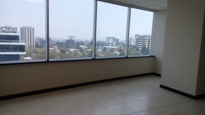 En renta  oficina en zona 10 Zona Pradera - foto 2