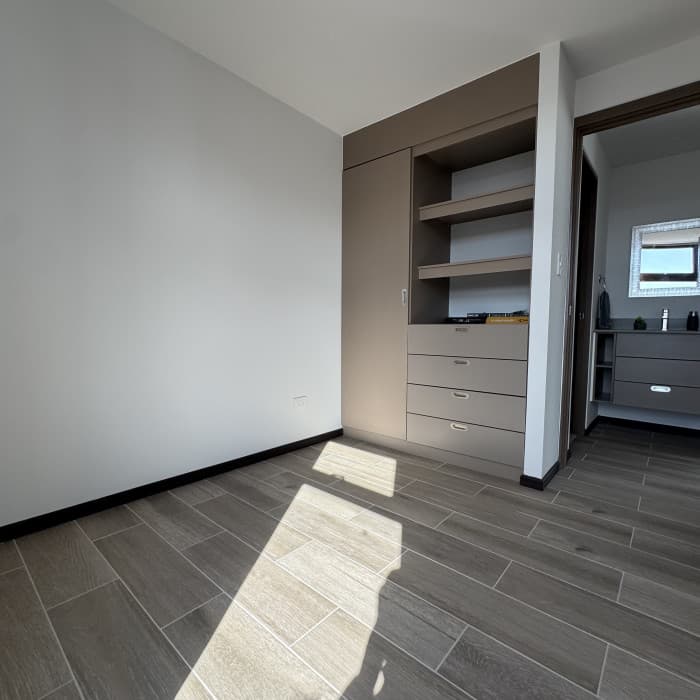 Apartamento en Renta zona 10 Equipado - foto 4