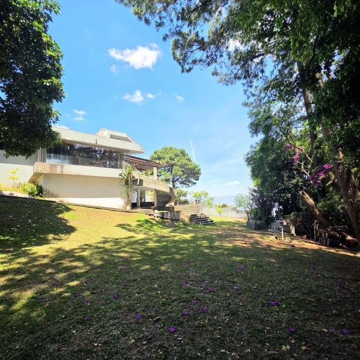 Espectacular Casa en Venta cercana Zona 15 Guatemala - foto 3