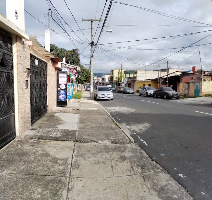 Casa para Inversión-Demolición, en venta en Zona 15 - foto 4
