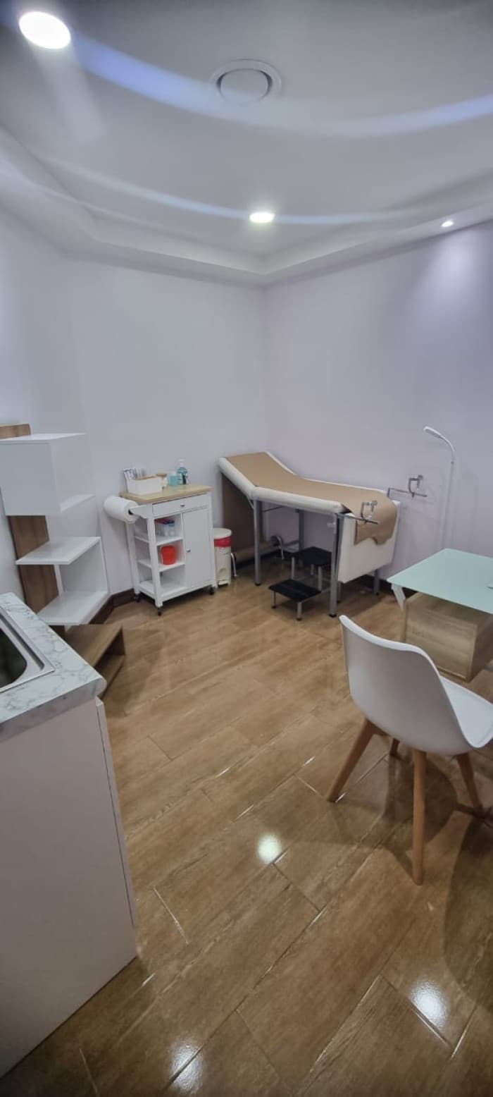 Clinica en alquiler compartida amueblada en Medika 10 - foto 3