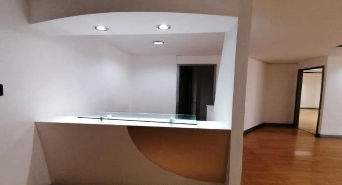 OFICINA EN ZONA 10 CON 151 m2 EN ALQUIER  - foto 4